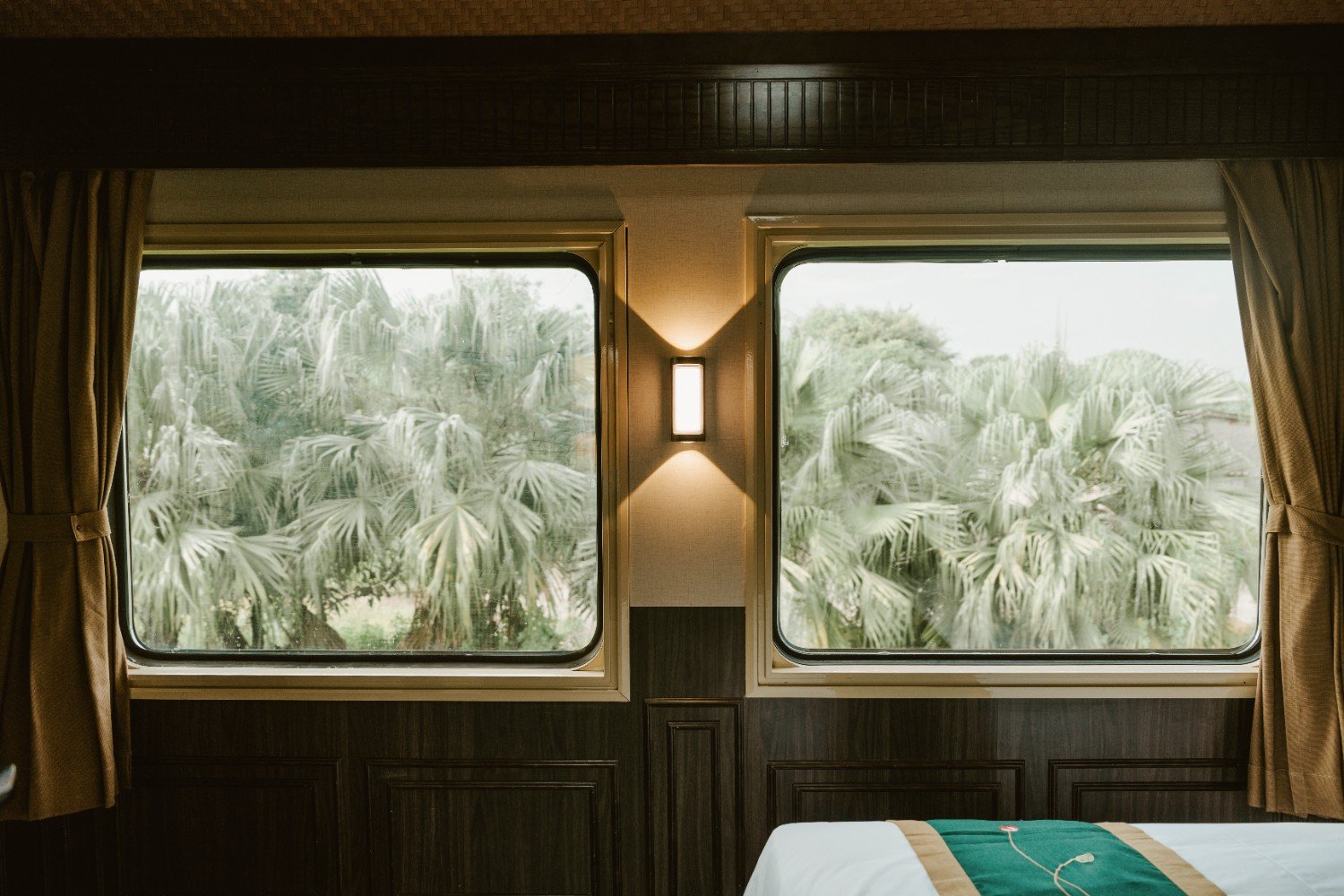 Double cabin