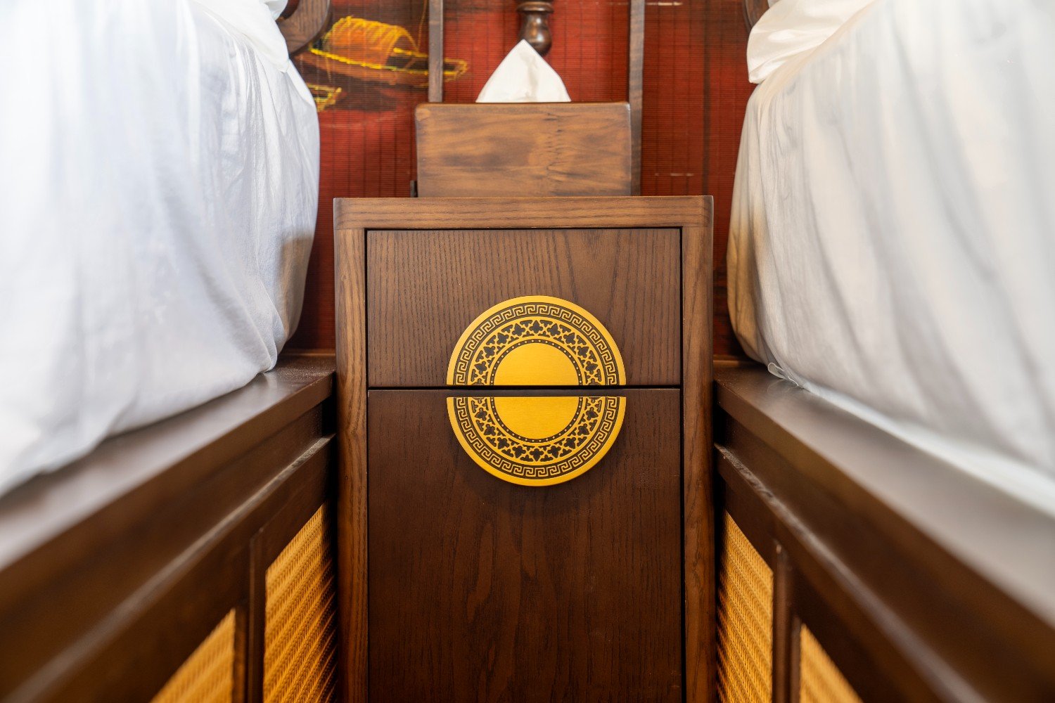 Twin cabin